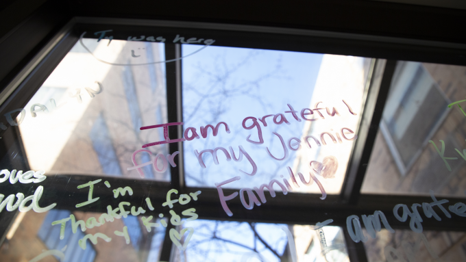 Photo of Methodist Jennie Edmundson Hospital window with "Gratitude Graffiti"
